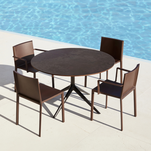 Table de repas 111 - Mari-Sol - Modern 80 cm aluminum dining table, vibrant color options - Pacific Compagnie.