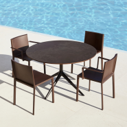 Table de repas 111 - Mari-Sol - Modern 80 cm aluminum dining table, vibrant color options - Pacific Compagnie.