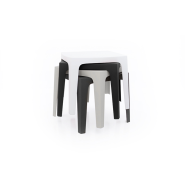 Table de repas 111‑Solid - Design moderne, dimensions 85 × 85 cm, polyéthylène - Pacific Compagnie.