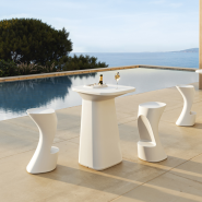 Table haute 111 - Noma - Table haute 111-Noma, design moderne, polyéthylène - Pacific Compagnie.
