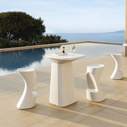 Tabouret de bar 111 - Noma - sleek recyclable polyethylene bar stool - Pacific Compagnie.