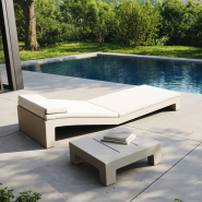 Transat 111 - Jut - Sleek outdoor lounge, eco‑polyethylene, vibrant colors - Pacific Compagnie.