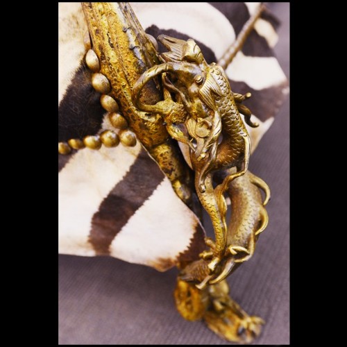 Fauteuil 120 - Zebra - Corne - Pacific Compagnie.