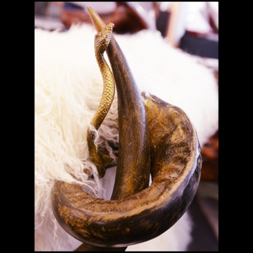 Commode PC - Amethyst and Lamb, chambre - Pacific Compagnie.