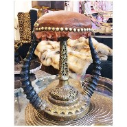 Tabouret PC - Ostrich & Topi Horns - Pièce unique - Pacific Compagnie.