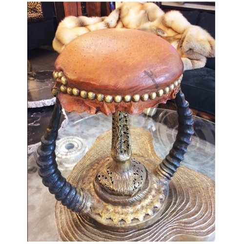 Tabouret PC - Ostrich & Topi Horns - Corne topi - Pacific Compagnie.
