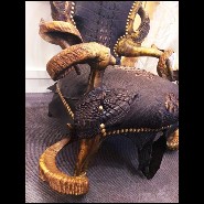 Fauteuil avec peau de crocodile teintée black cornes véritables et finitions bronze massif PC-Crocodile Black Sharp