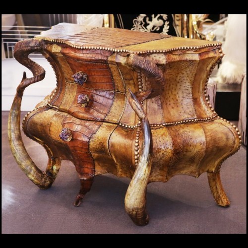 Chest of drawers with real crocodile skin real horns and amethyst stones PC-Crocodile and Amethyst