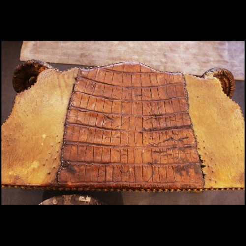 Chest of drawers with real crocodile skin real horns and amethyst stones PC-Crocodile and Amethyst