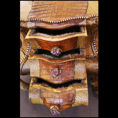 Chest of drawers with real crocodile skin real horns and amethyst stones PC-Crocodile and Amethyst