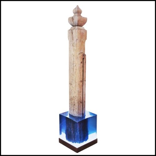 Sculpture d'une colonne d'amarrage du Palais du Doge Pietro Grimani avec base en résine cristal éclairé PC-Mooring Venezia