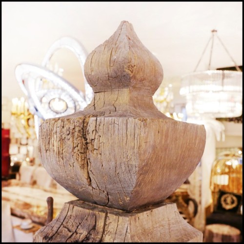 Sculpture d'une colonne d'amarrage du Palais du Doge Pietro Grimani avec base en résine cristal éclairé PC-Mooring Venezia