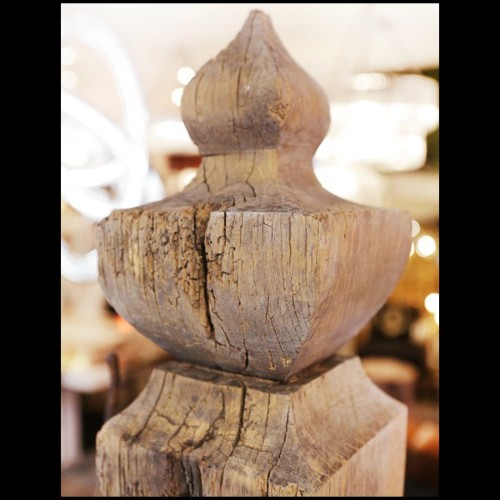 Sculpture d'une colonne d'amarrage du Palais du Doge Pietro Grimani avec base en résine cristal éclairé PC-Mooring Venezia