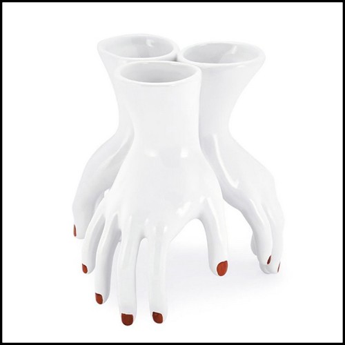 Vase en céramique blanche avec ongles blancs ou rouges 162-Three Hands