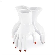 Vase en céramique blanche avec ongles blancs ou rouges 162-Three Hands