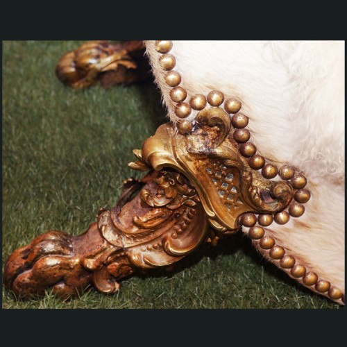 Pure white lamb armchair with buffalo horns PC-Pure White Lamb