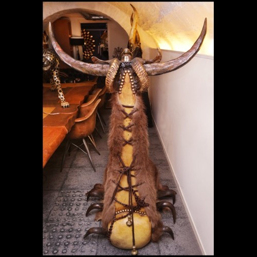 Armchair with aries and buffalo and wildebeest Horns PC-Savage Horse