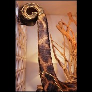 Grand fauteuil couvert avec véritable peau de girafe et cornes de buffle PC-Girafle