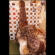 Grand fauteuil couvert avec véritable peau de girafe et cornes de buffle PC-Girafle