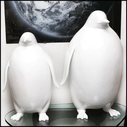 Sculpture Manchot Empereur en résine laquée blanche vernie PC-Penguin
