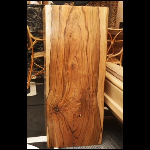 Set of two columns in handcrafted Molave wood polished and waxed PC-Molave Wood