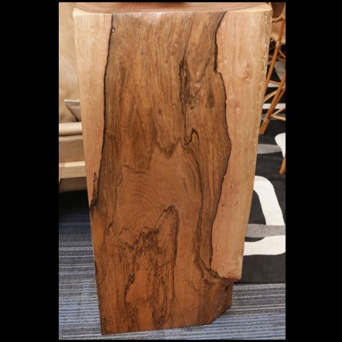 Set of two columns in handcrafted Molave wood polished and waxed PC-Molave Wood