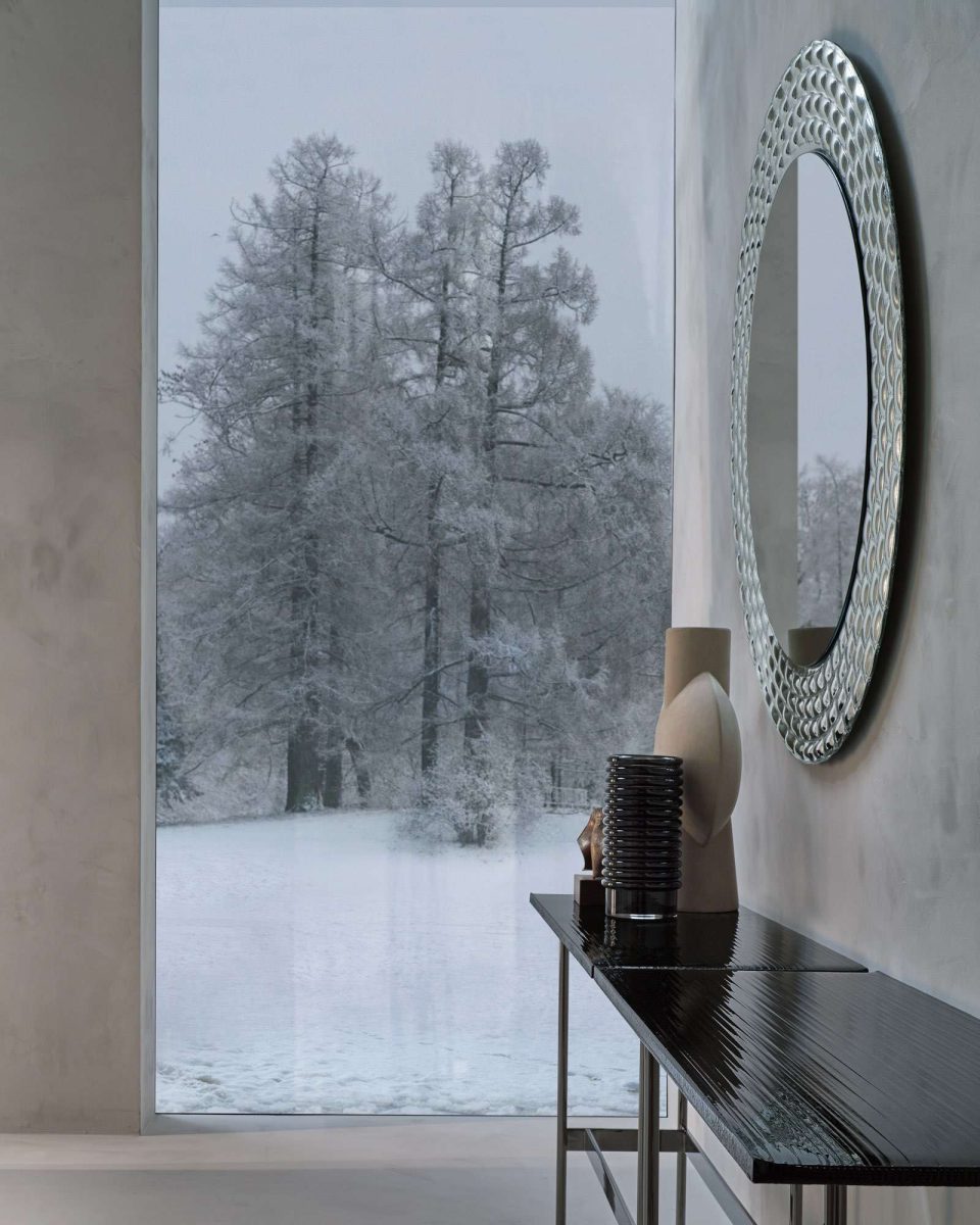 Console avec plateau en verre avec lignes colorées et base en titanium 146-Lines Glass Top