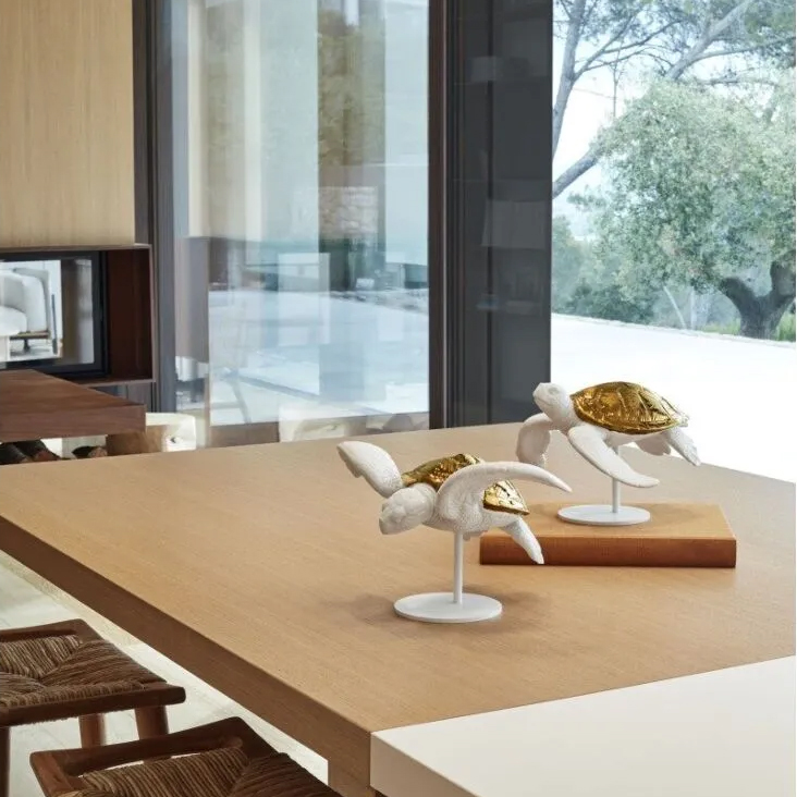 Sculpture 226 - White Tortoise B - vue rapprochée - Pacific Compagnie.