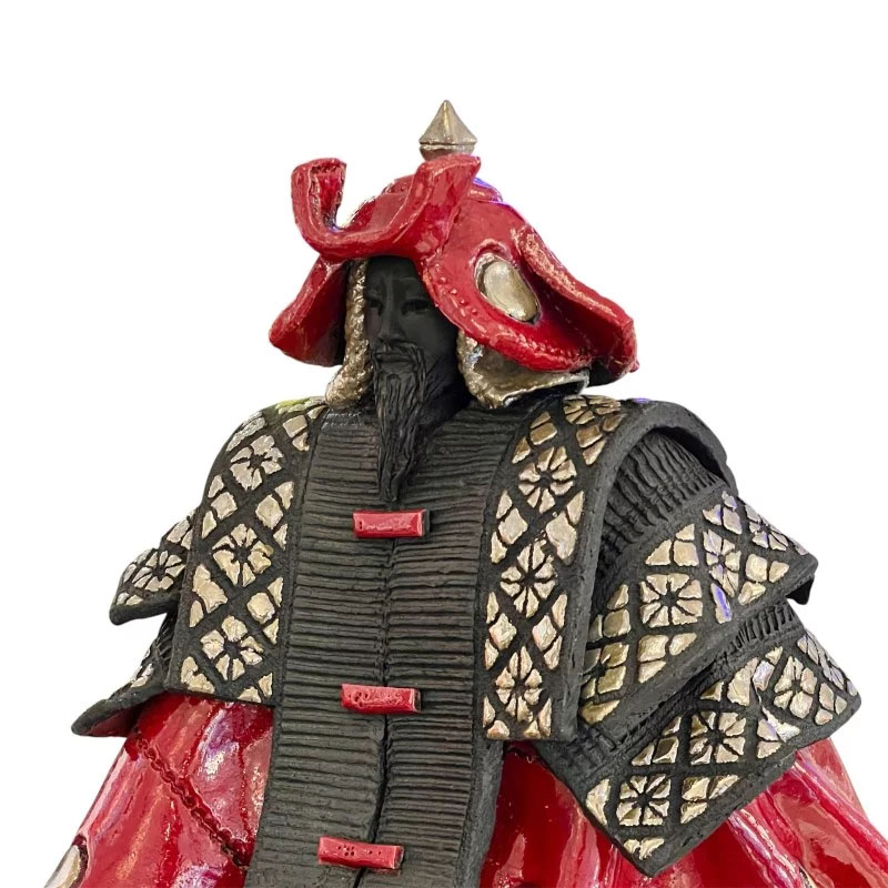 Sculpture PC - Samouraï Rouge | Sculpture en raku de samouraï rouge avec détails fins - Pacific Compagnie.